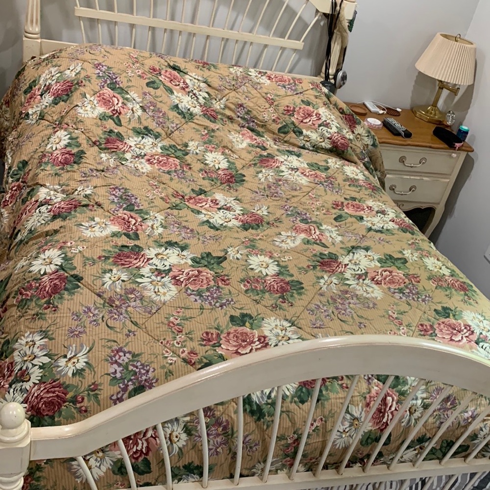 Laura Ashley reversible comforter with bed skirt and pillow cases.